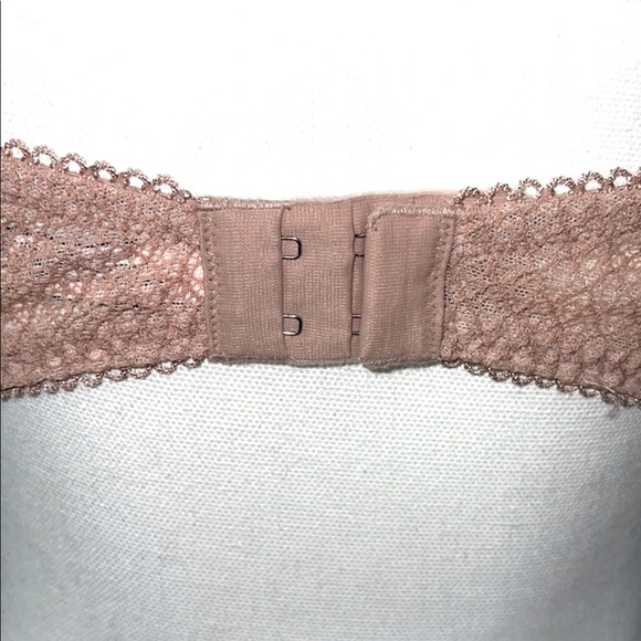 Victoria Secrets push up bra - Picture 2 of 4